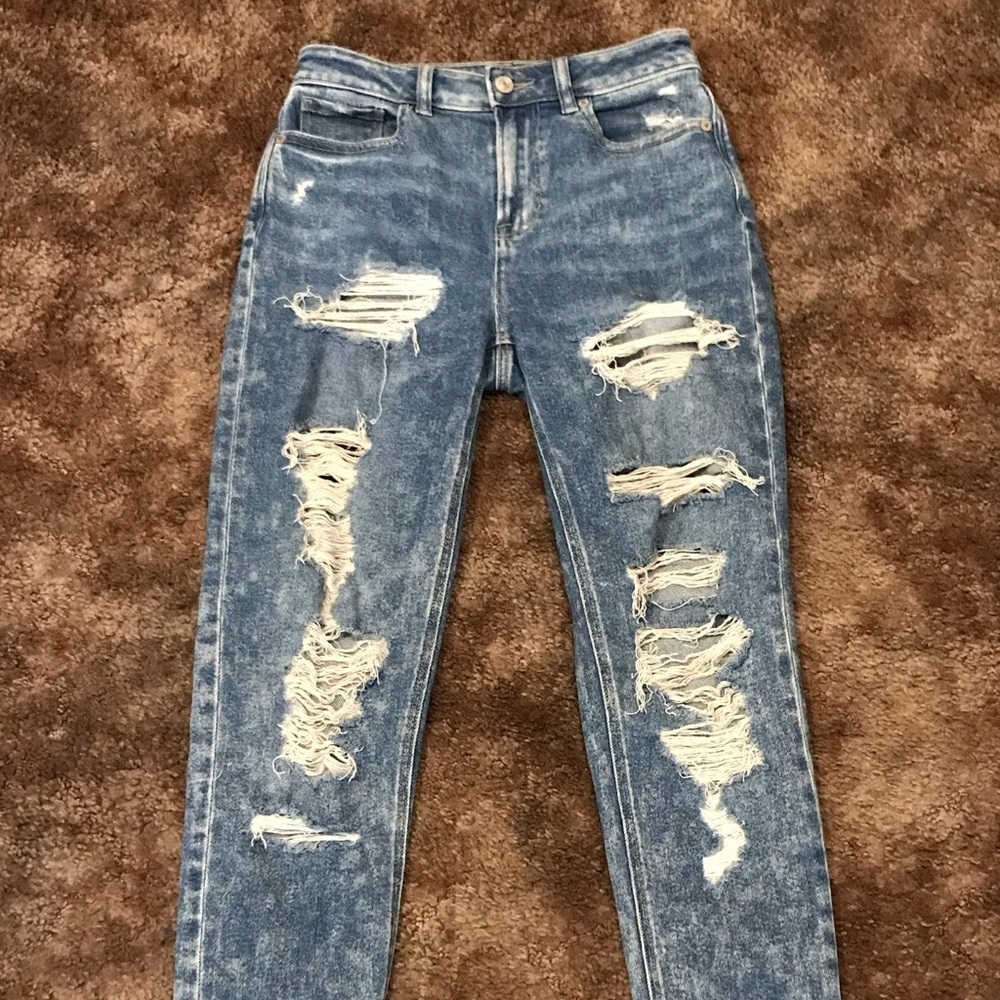 Woman’s American Eagle pants